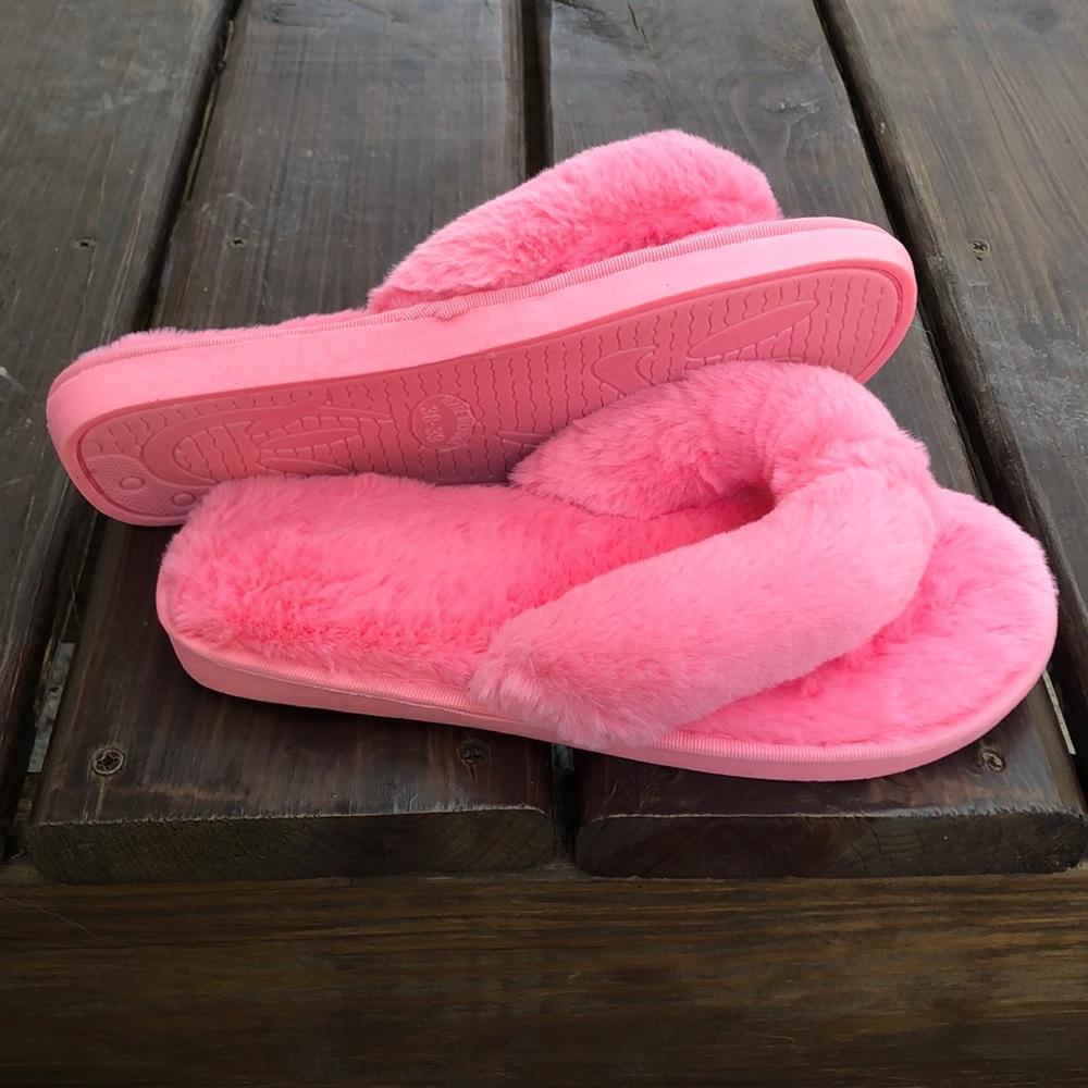 NWT 789 M L rose pink fluffy thong slides slippers - Picture 1 of 16